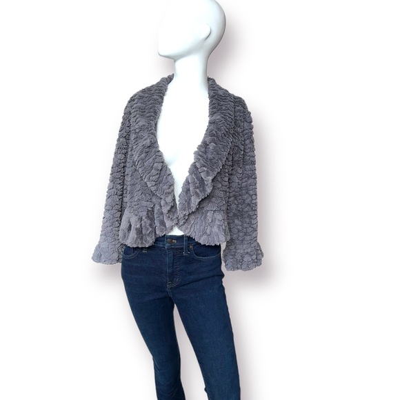 Sisters Outerwear Gray Cropped Evening Open Front Bolero Faux Fur Shrug. NWT. - Picture 2 of 8